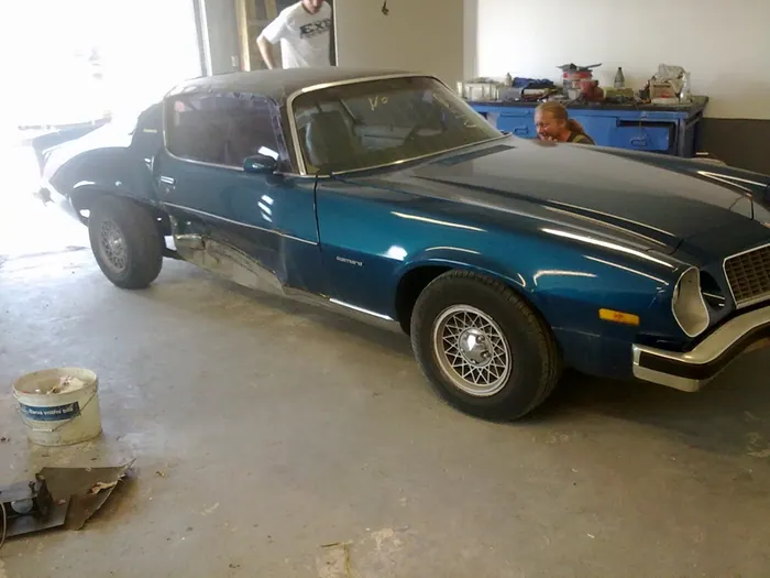 Chevrolet Camaro 1976 – fotografie 2 z renovace karoserie a laku
