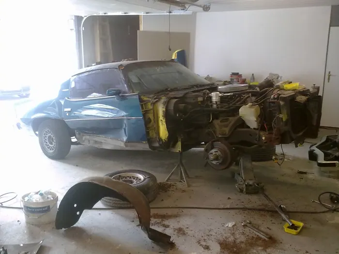 Chevrolet Camaro 1976 – fotografie 3 z renovace karoserie a laku