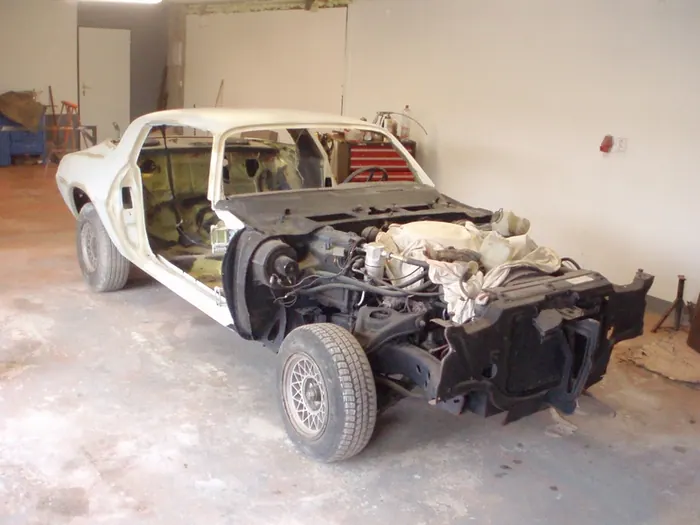 Chevrolet Camaro 1976 – fotografie 12 z renovace karoserie a laku